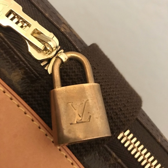 ❤️❤️❤️❤️SOLD❤️❤️❤️❤️Louis Vuitton Suitcase - Picture 5 of 8